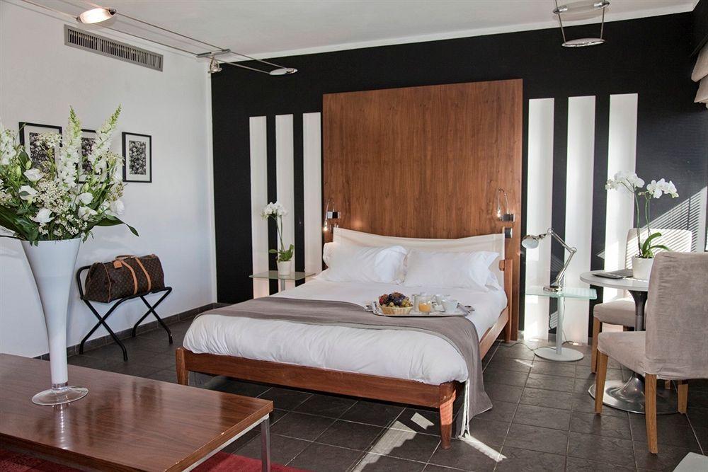 Hotel Le Versailles فيليوفرُنش سور مير المظهر الخارجي الصورة